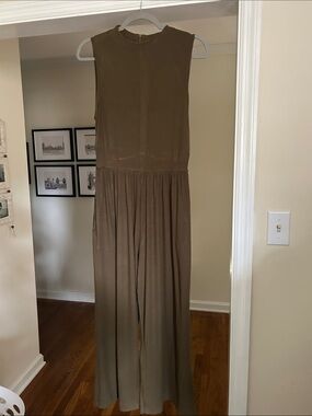 HALARA Ribbed Sleeveless Dress in Olive Brown